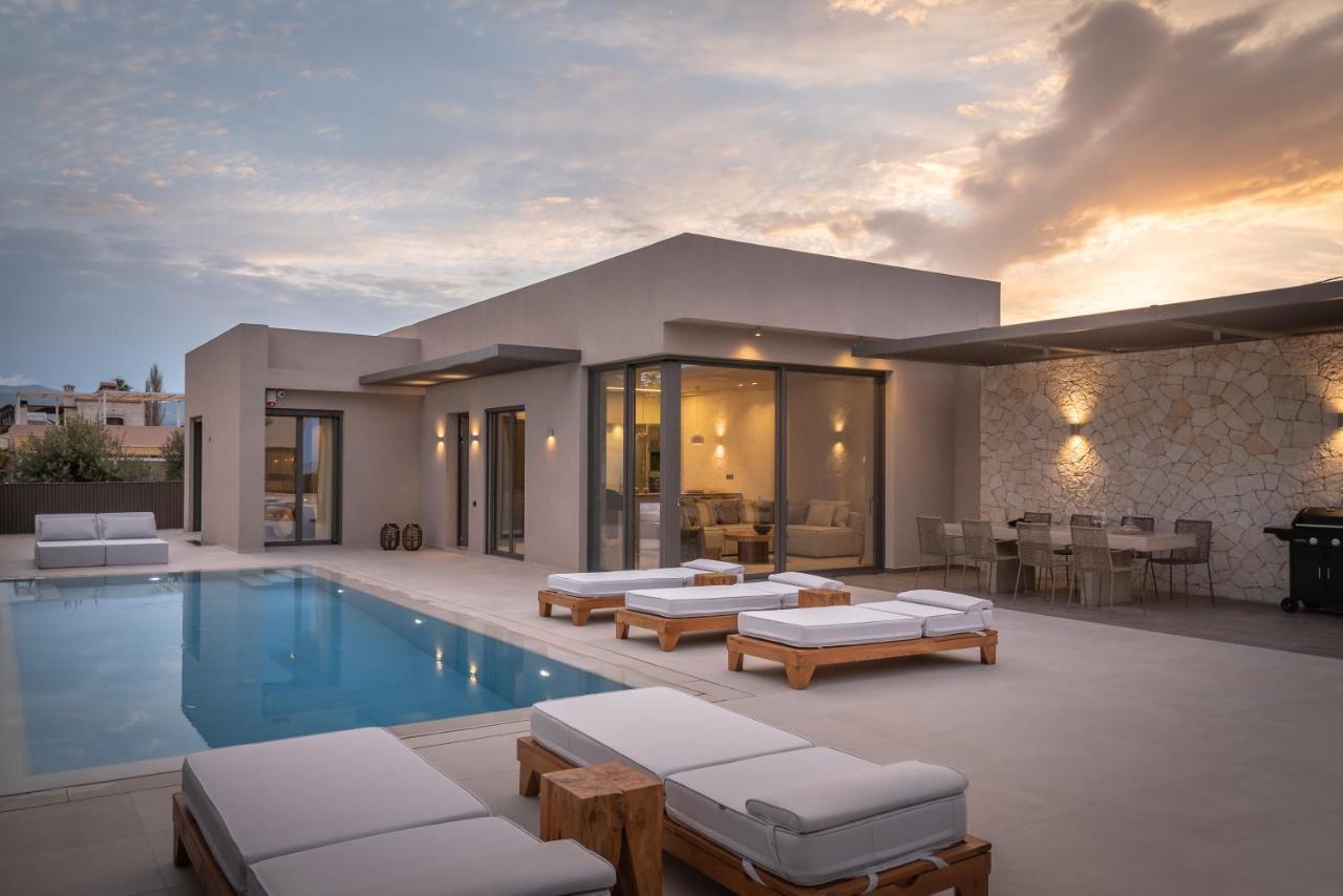 Athina Luxury Villa, With Pool & Walk To The Beach, By Thinkvilla La Canea Exterior foto